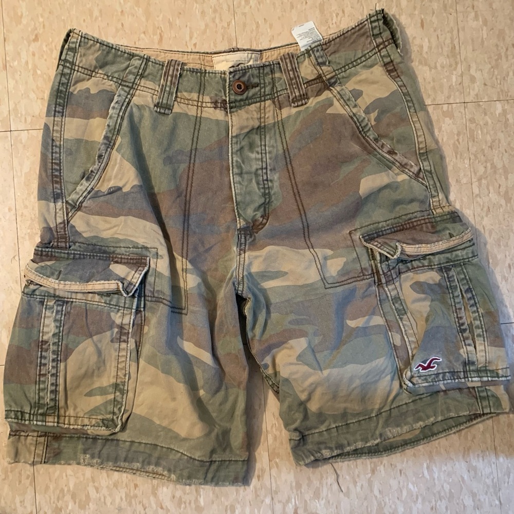 Hollister men’s cargo shorts size 32